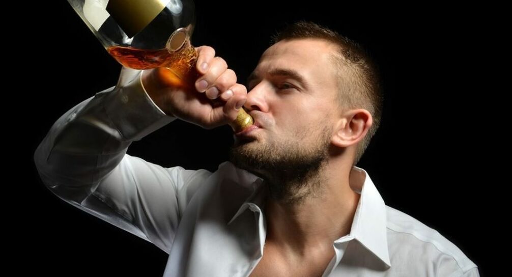 man drinkt whisky wat zijn de gevolgen